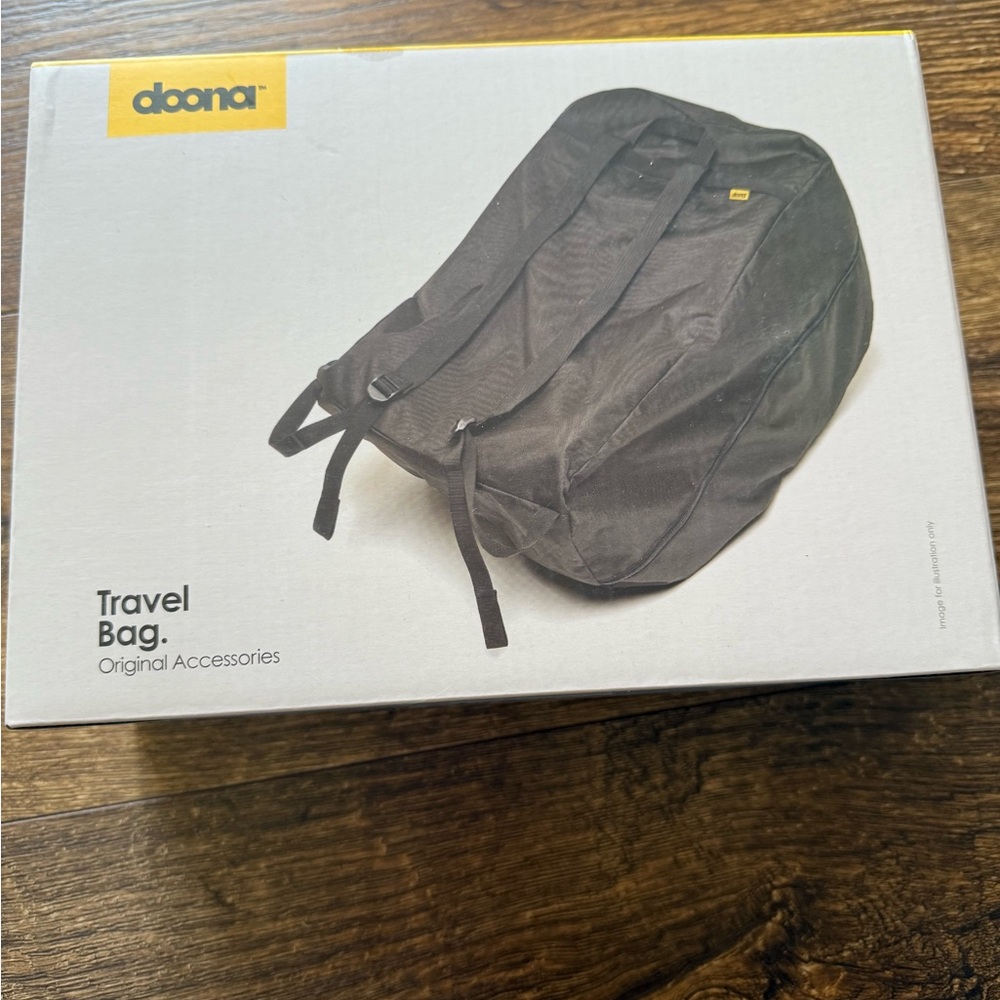 Doona Black Kids Travel Bag